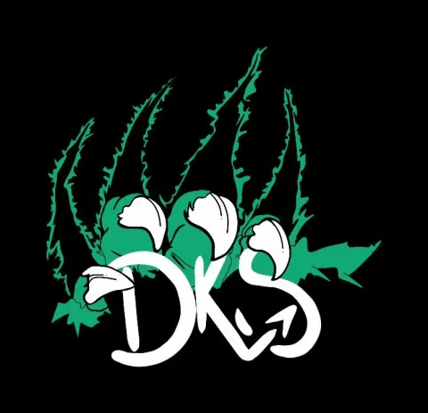 Logo DKS: una urpa verda amb les lletres DKS